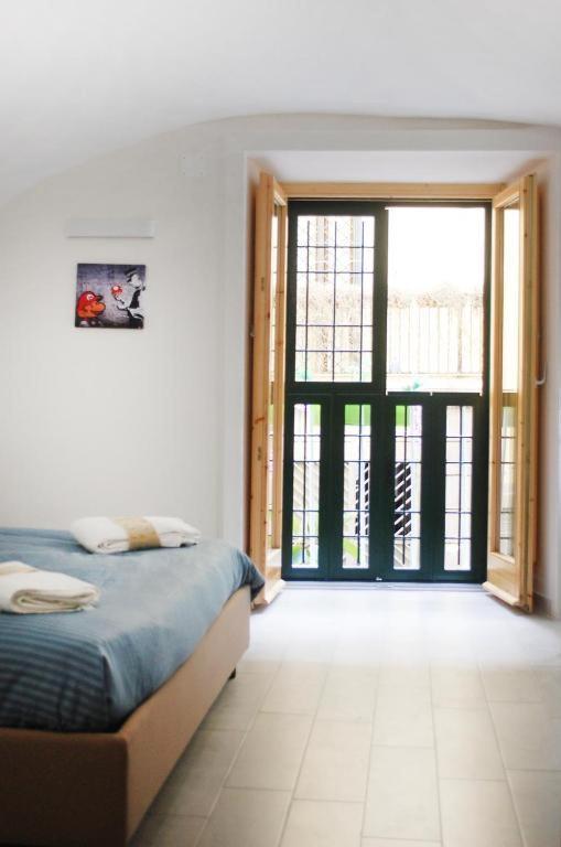 Legnosuites 3 Rooms 3 Bathrooms Group And Family By Houseinنابولي المظهر الخارجي الصورة