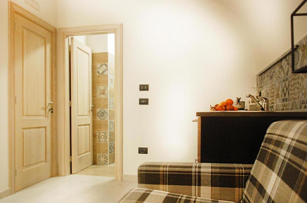Legnosuites 3 Rooms 3 Bathrooms Group And Family By Houseinنابولي المظهر الخارجي الصورة